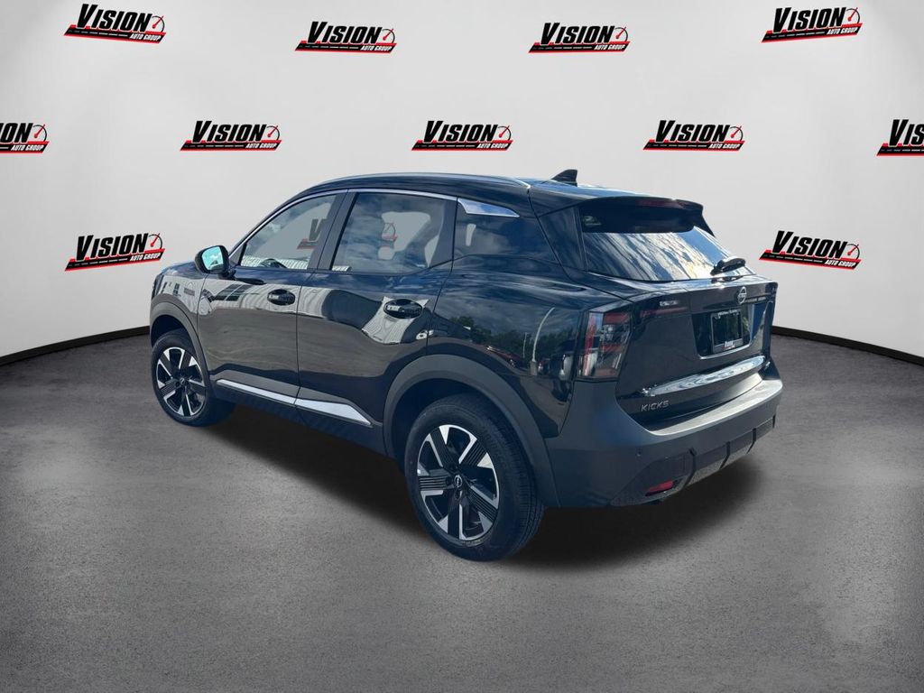 2025 Nissan Kicks SV photo 7
