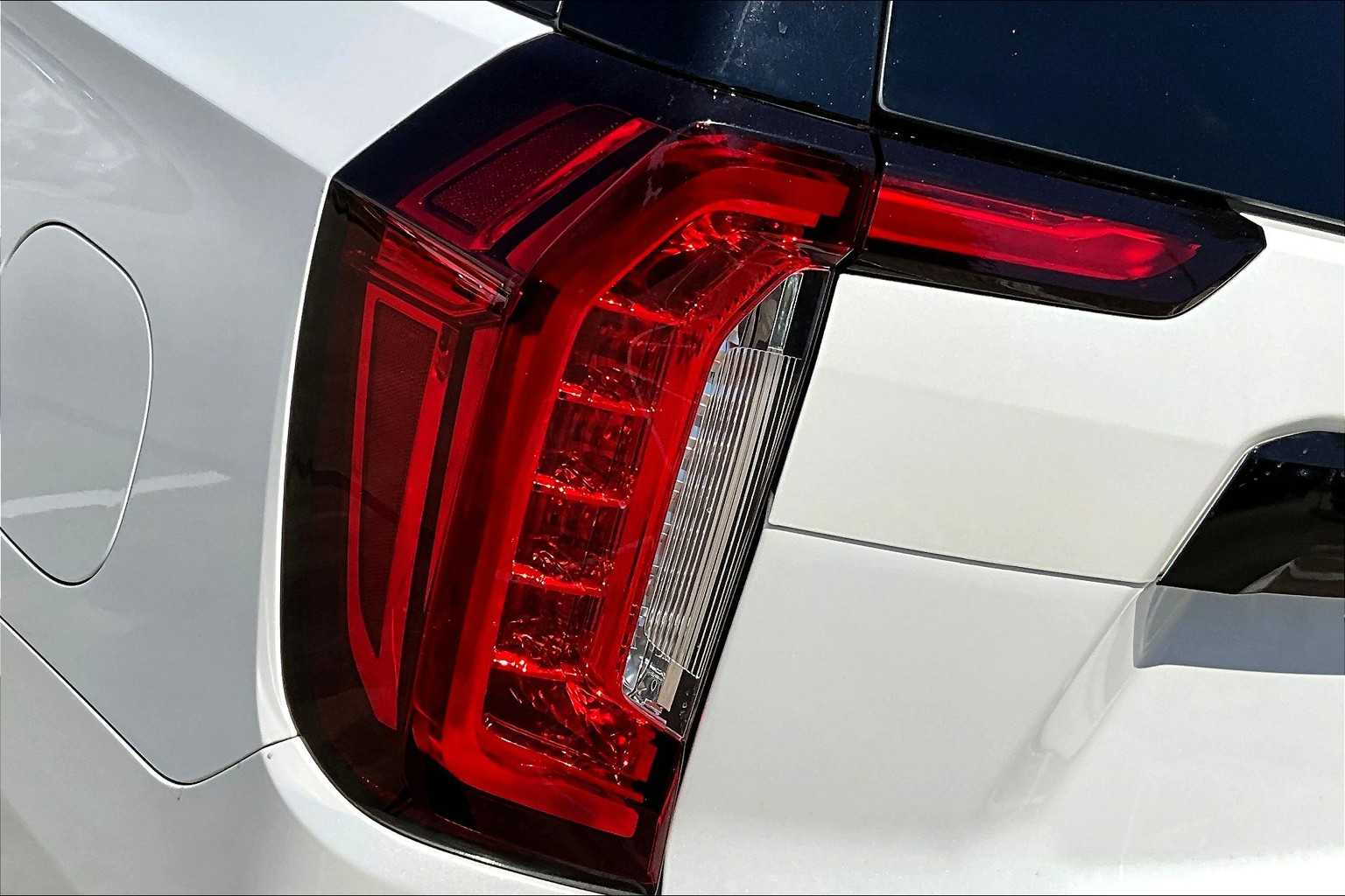 2024 Gmc Yukon Denali photo 24