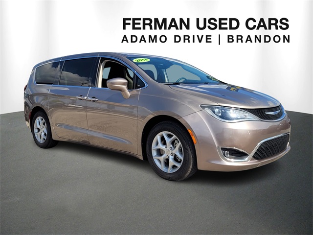 2018 Chrysler Pacifica Touring Plus's photo