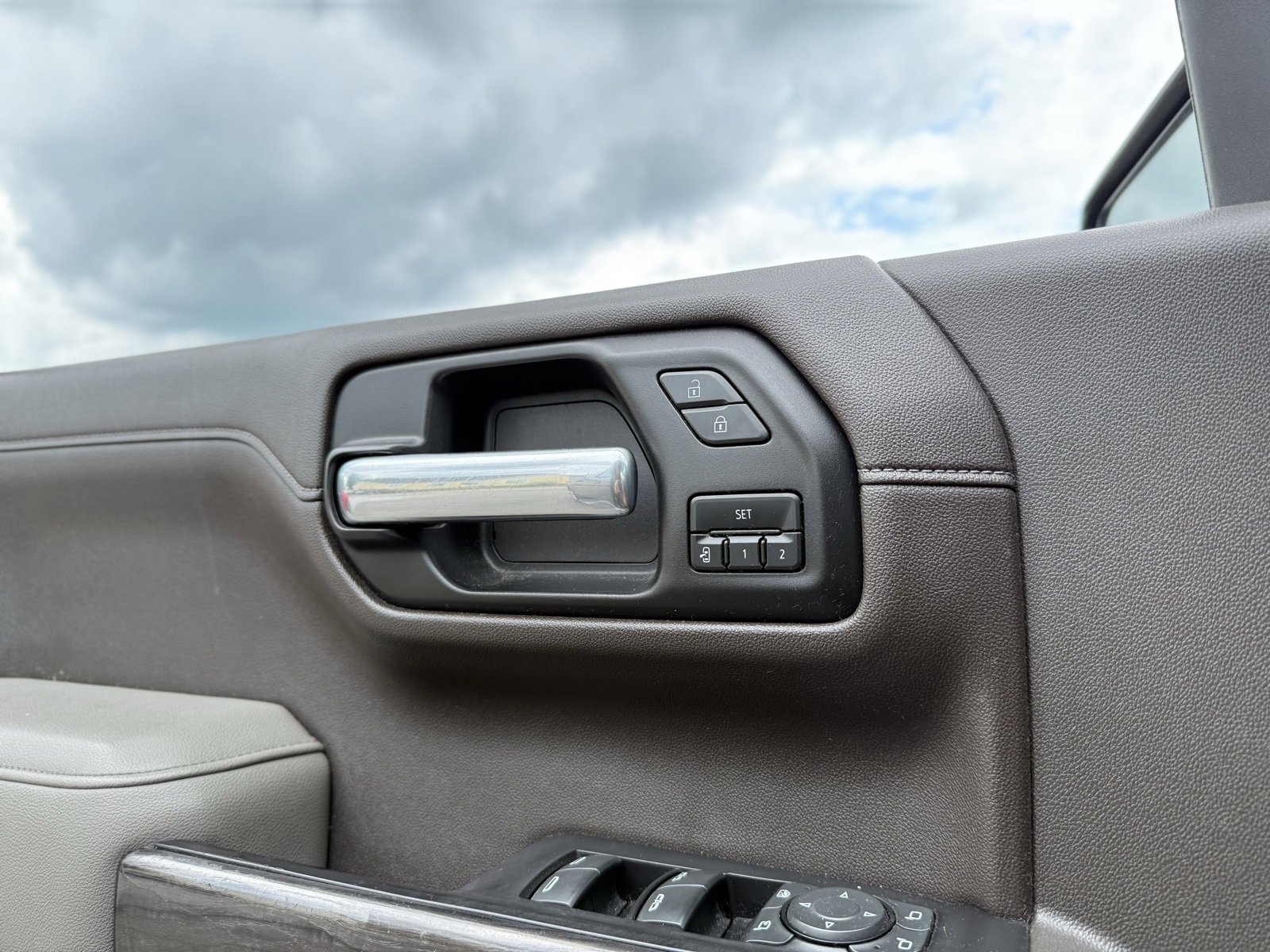 2019 Chevrolet Silverado 1500 LTZ photo 17