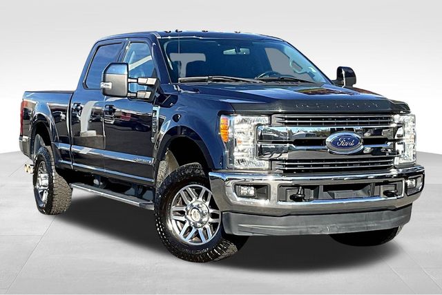 2017 Ford F-350 Super Duty Lariat's photo