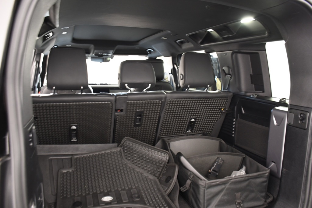 2022 Land Rover Defender 110 X-Dynamic HSE photo 24