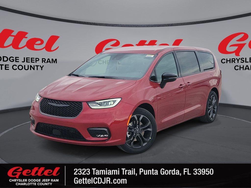 2026 Chrysler Pacifica Select's photo