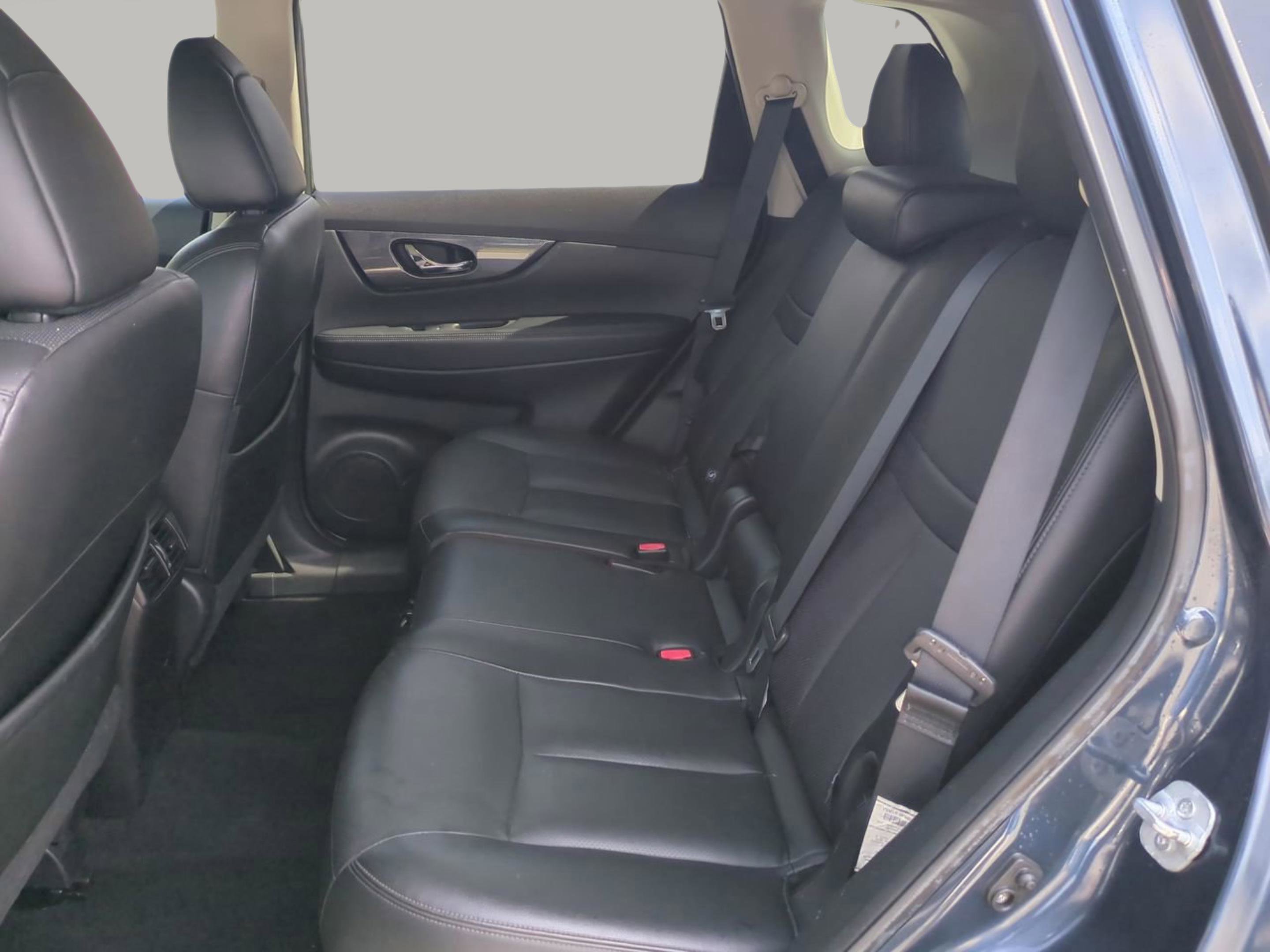 2016 Nissan Rogue SL photo 10
