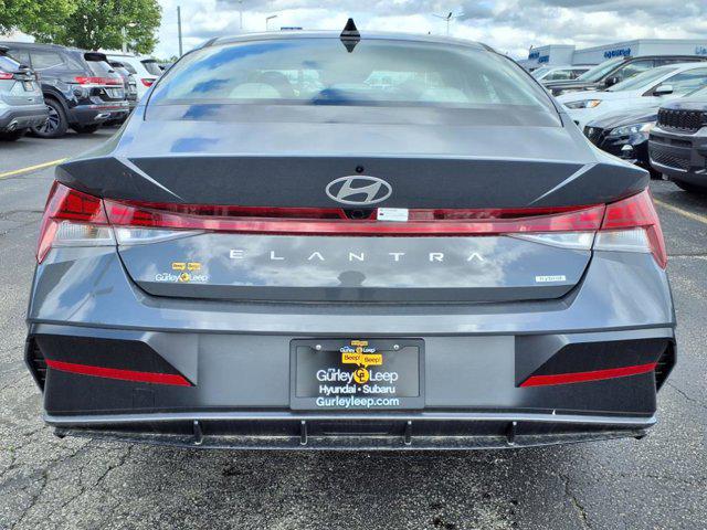 2025 Hyundai Elantra Hybrid Limited photo 9