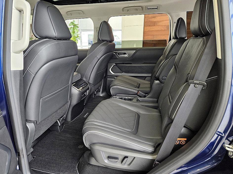 2025 Infiniti QX80 Sensory photo 9