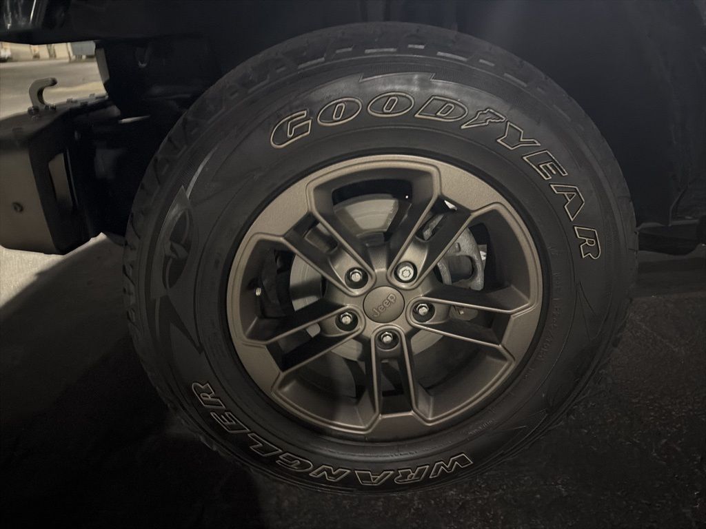 2016 JEEP WRANGLER - Image 10