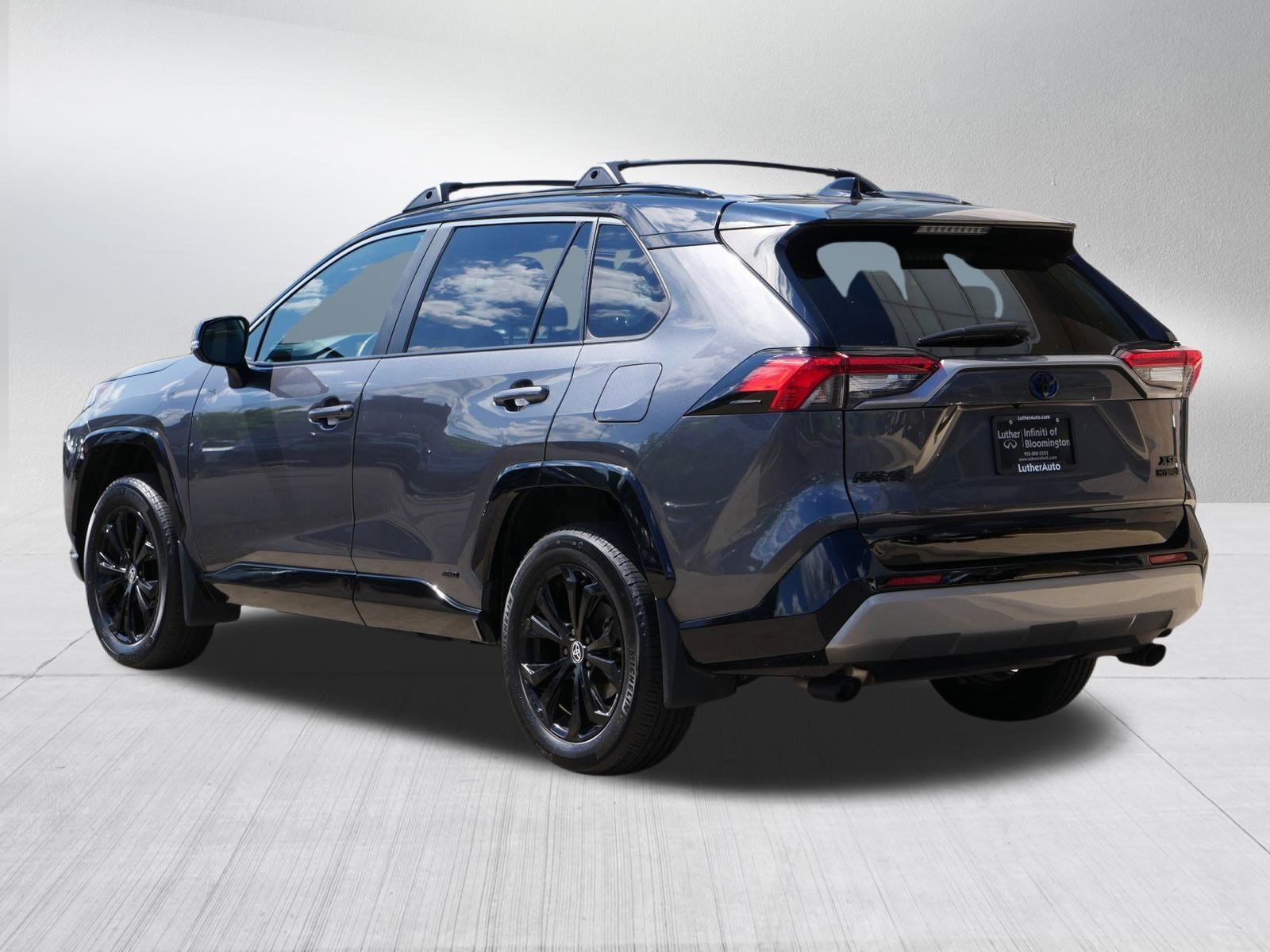 2023 Toyota RAV4 XSE photo 5