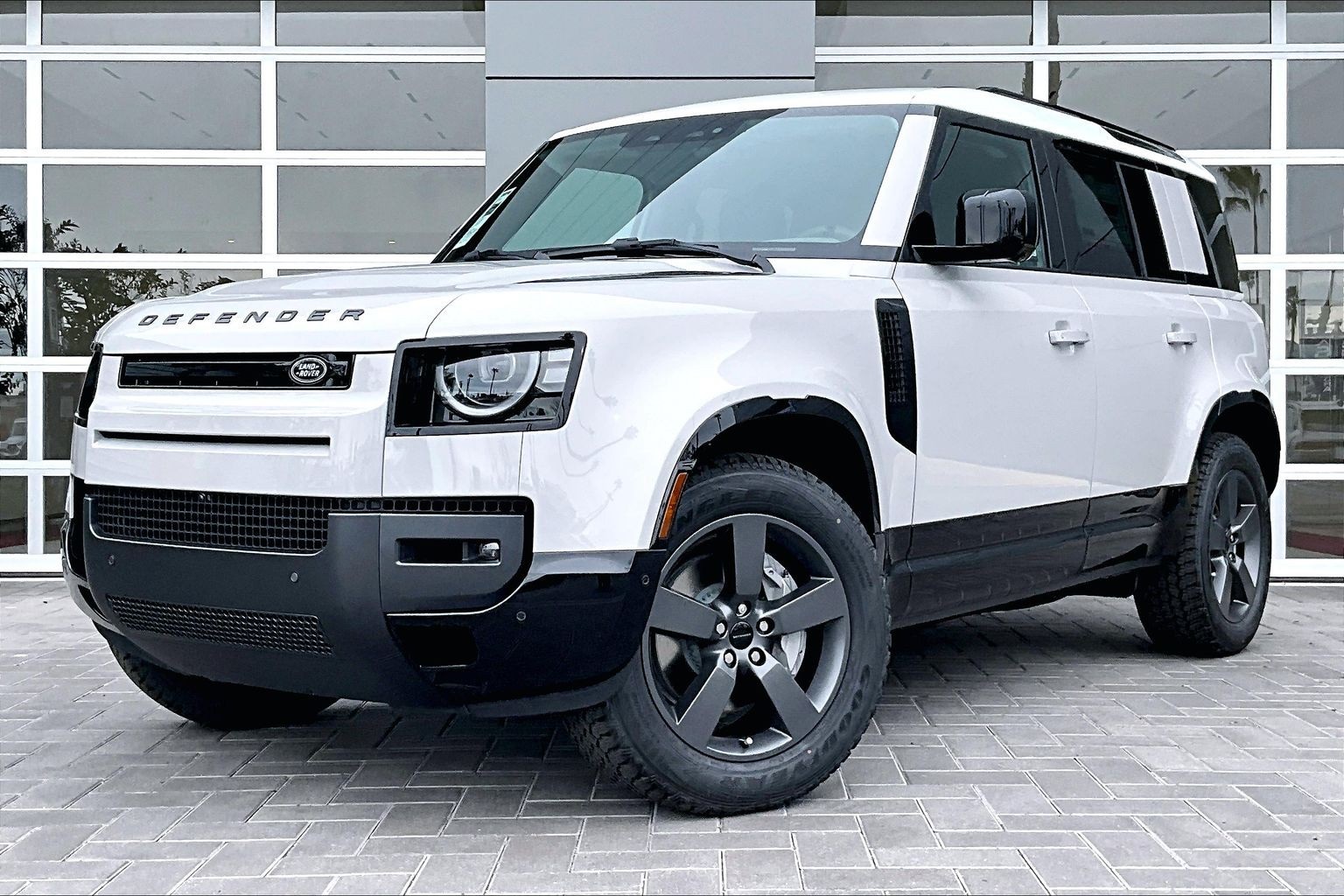 2026 Land Rover Defender X's photo