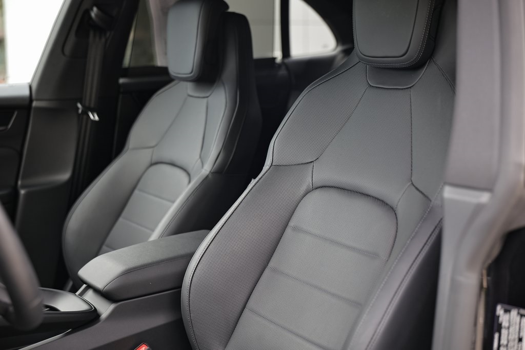 2024 Porsche Macan Electric 4 photo 17