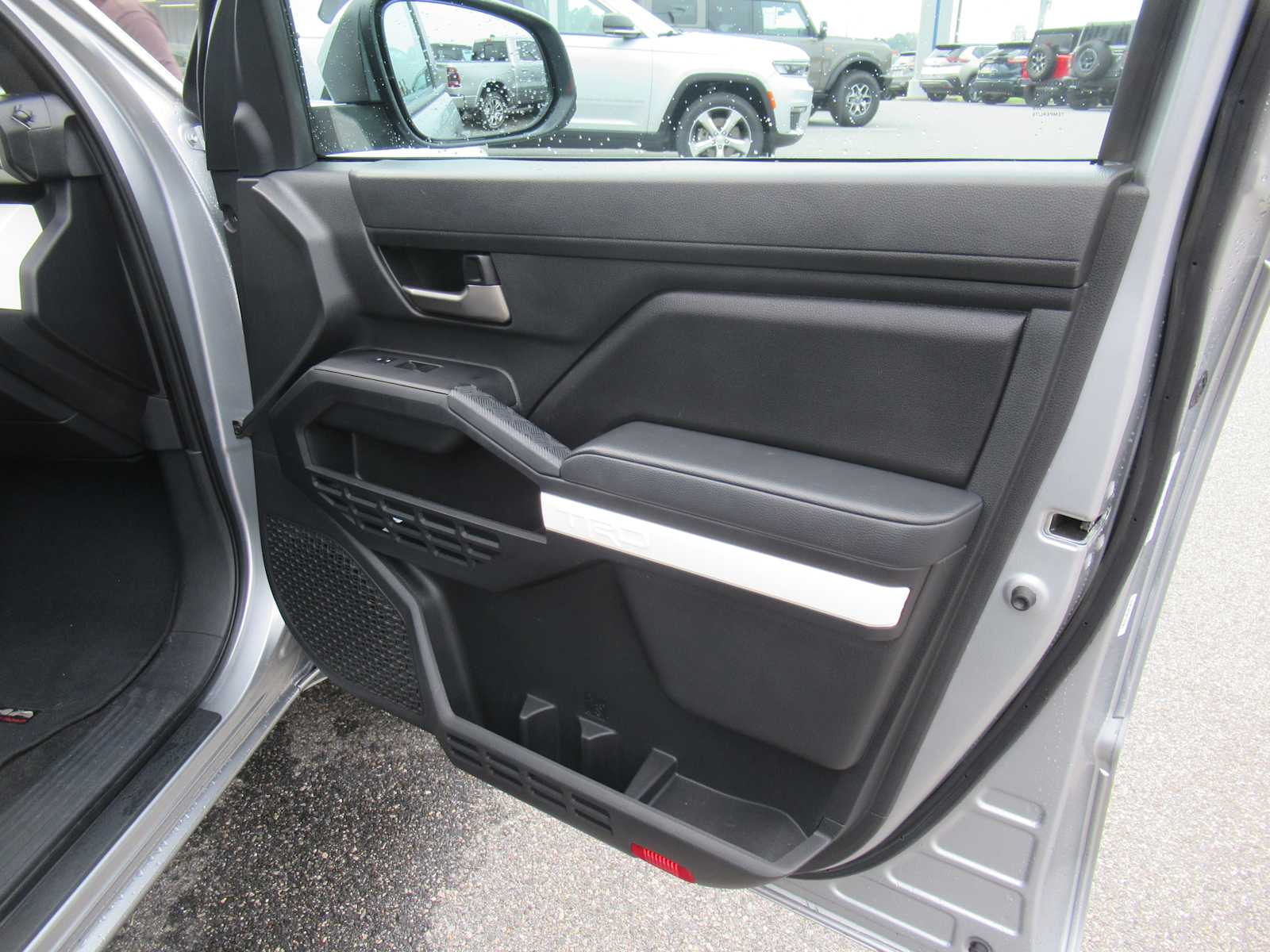 2024 Toyota Tacoma TRD Double Cab photo 14