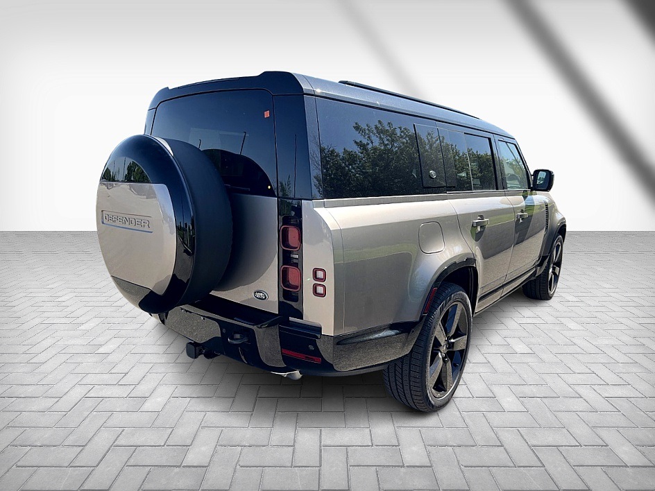 New 2023 Land Rover Defender 130 XDynamic SE 4D Sport Utility in