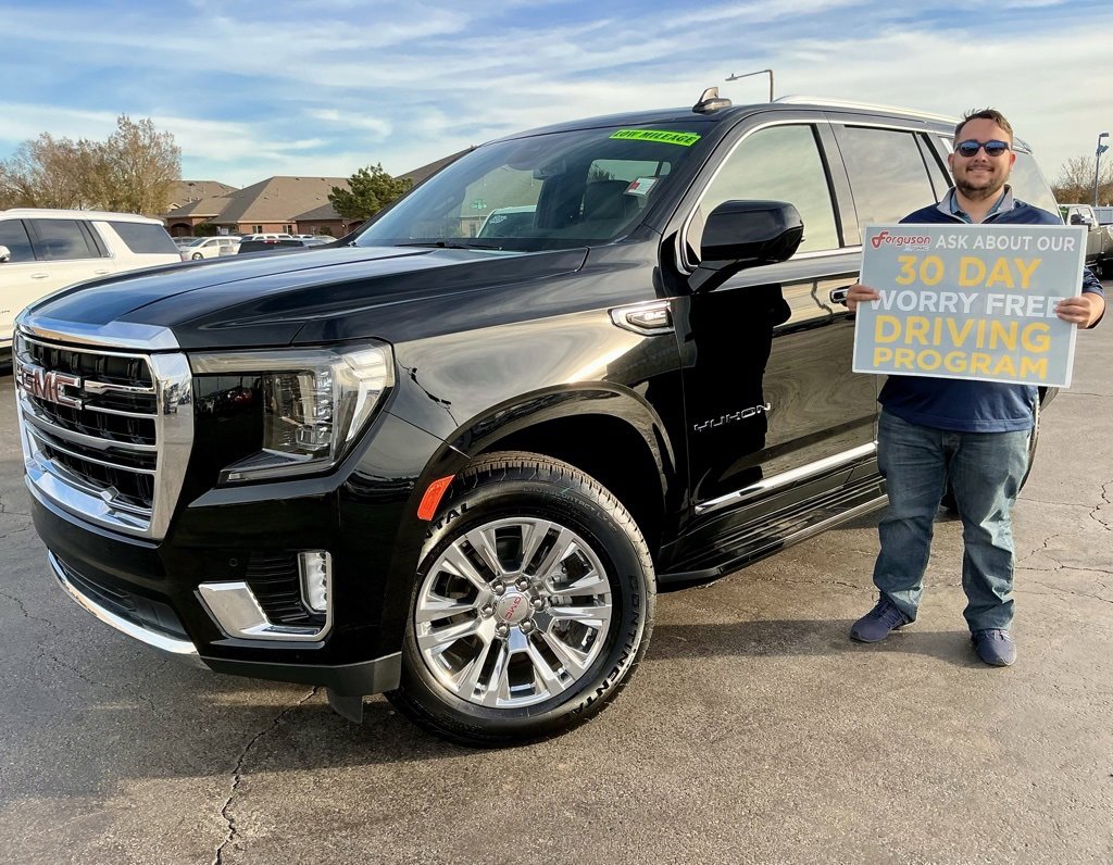 2023 GMC Yukon SLT's photo