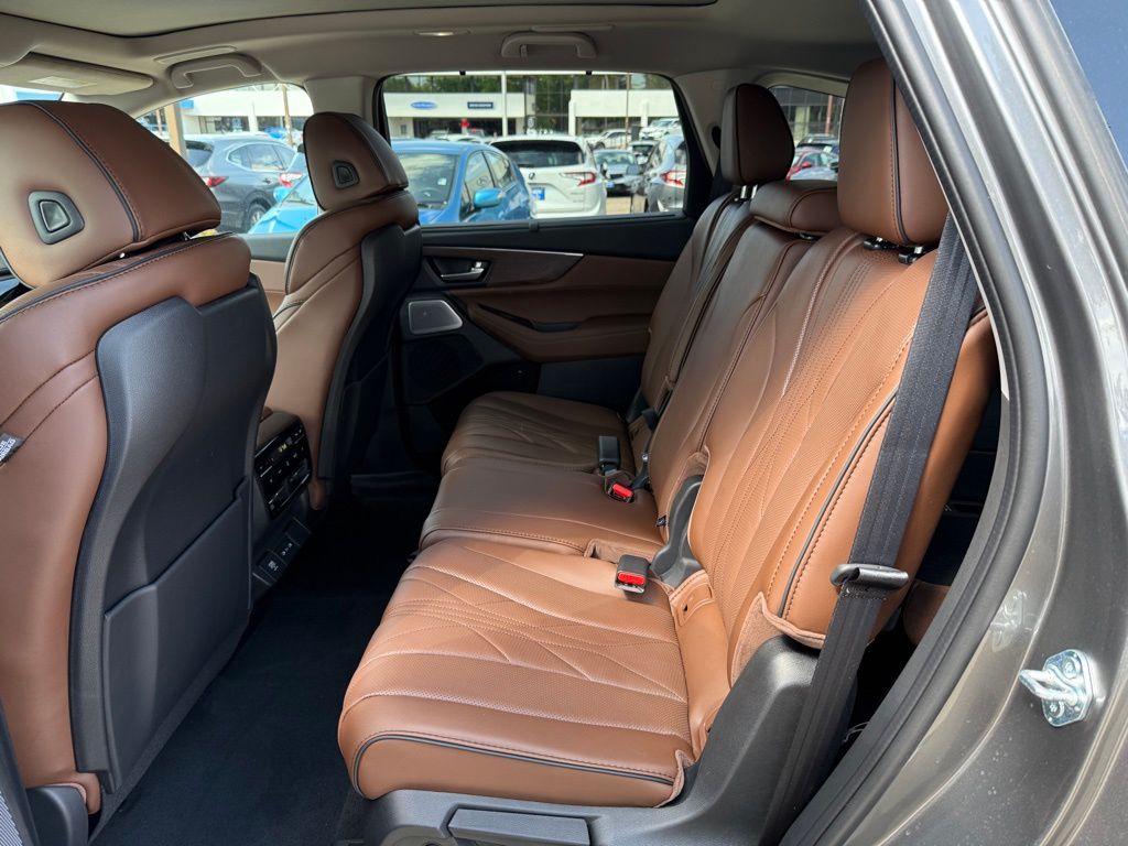 2026 Acura MDX SH-AWD Advance photo 12