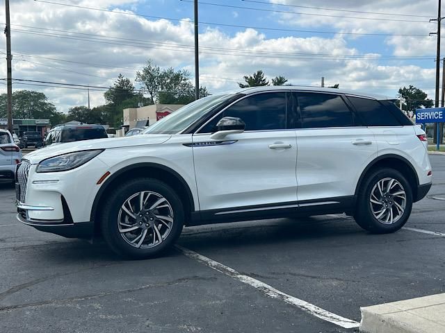 2023 Lincoln Corsair Standard photo 12