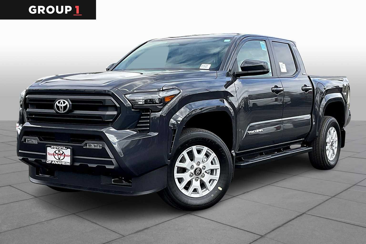 2025 Toyota Tacoma SR5's photo