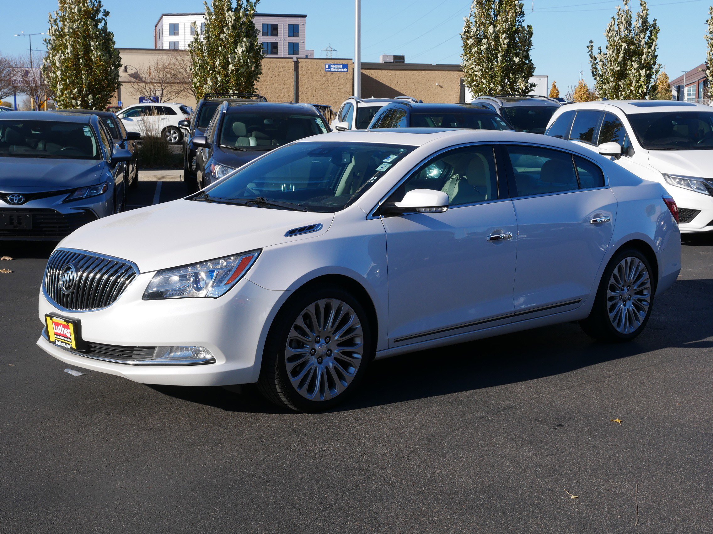 2015 Buick LaCrosse Premium II photo 3