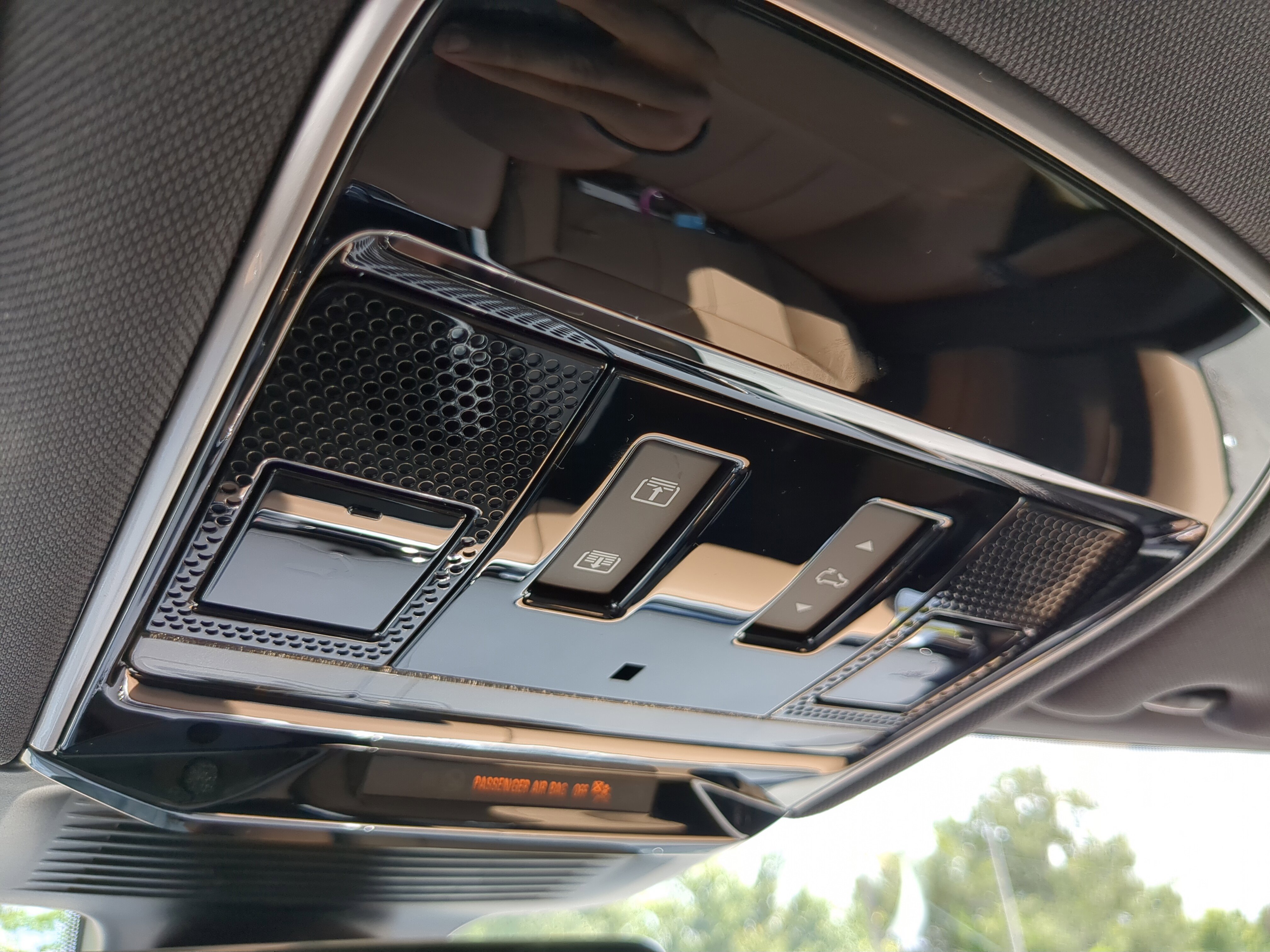 2025 Land Rover Range Rover Sport SE photo 13