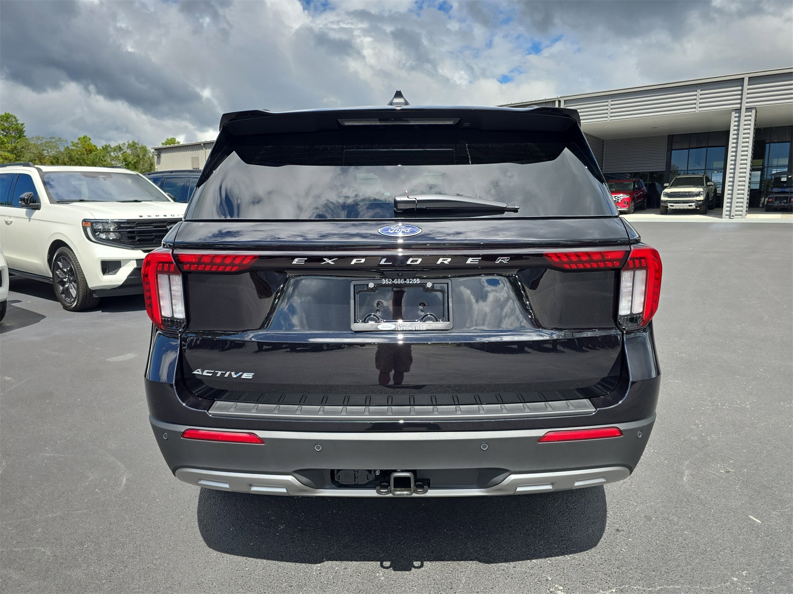 2025 Ford Explorer photo 4