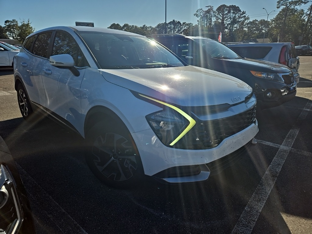 2023 Kia Sportage EX photo 2