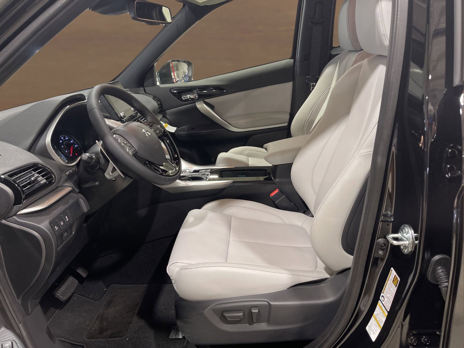 2025 Mitsubishi Eclipse Cross SEL photo 8