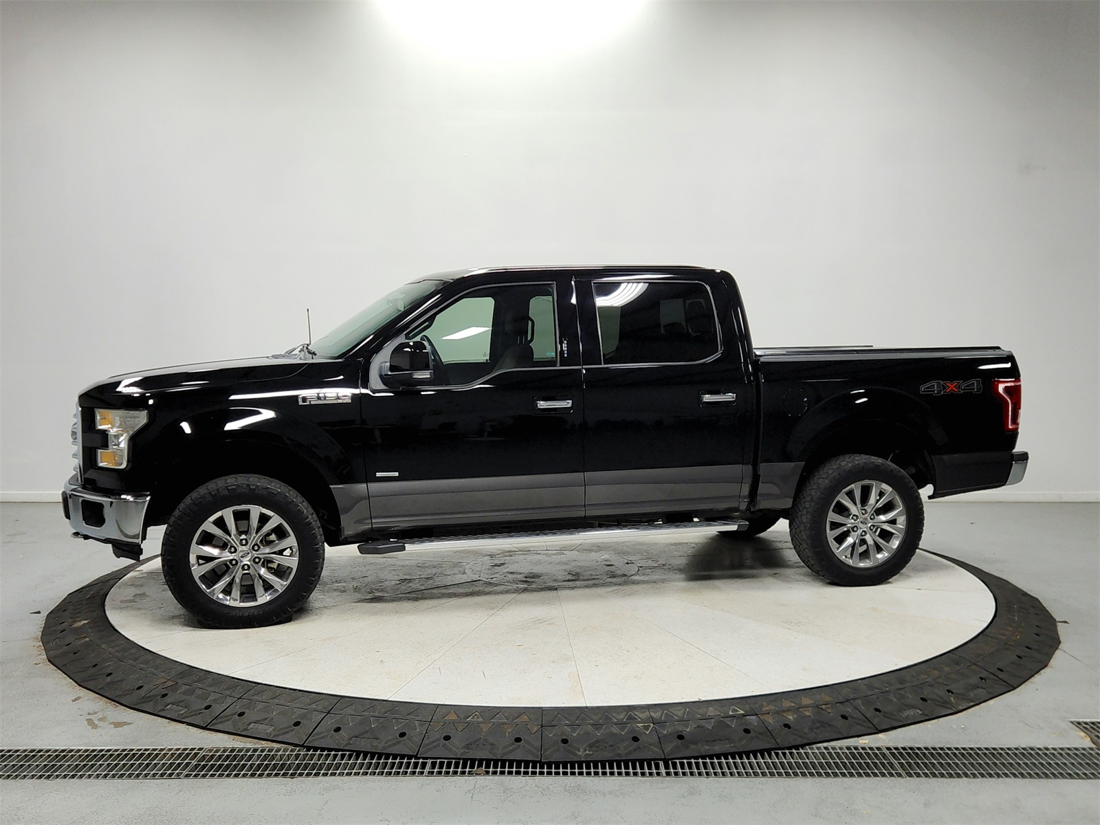 2016 Ford F-150 XLT photo 4