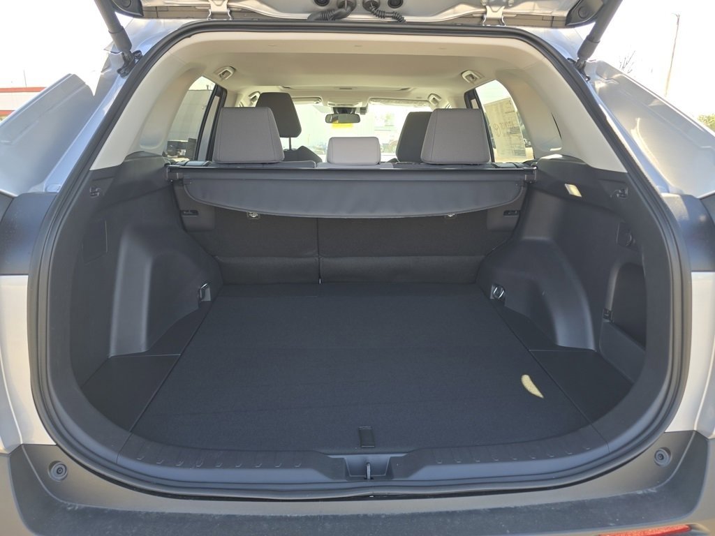 2025 Toyota RAV4 XLE photo 22