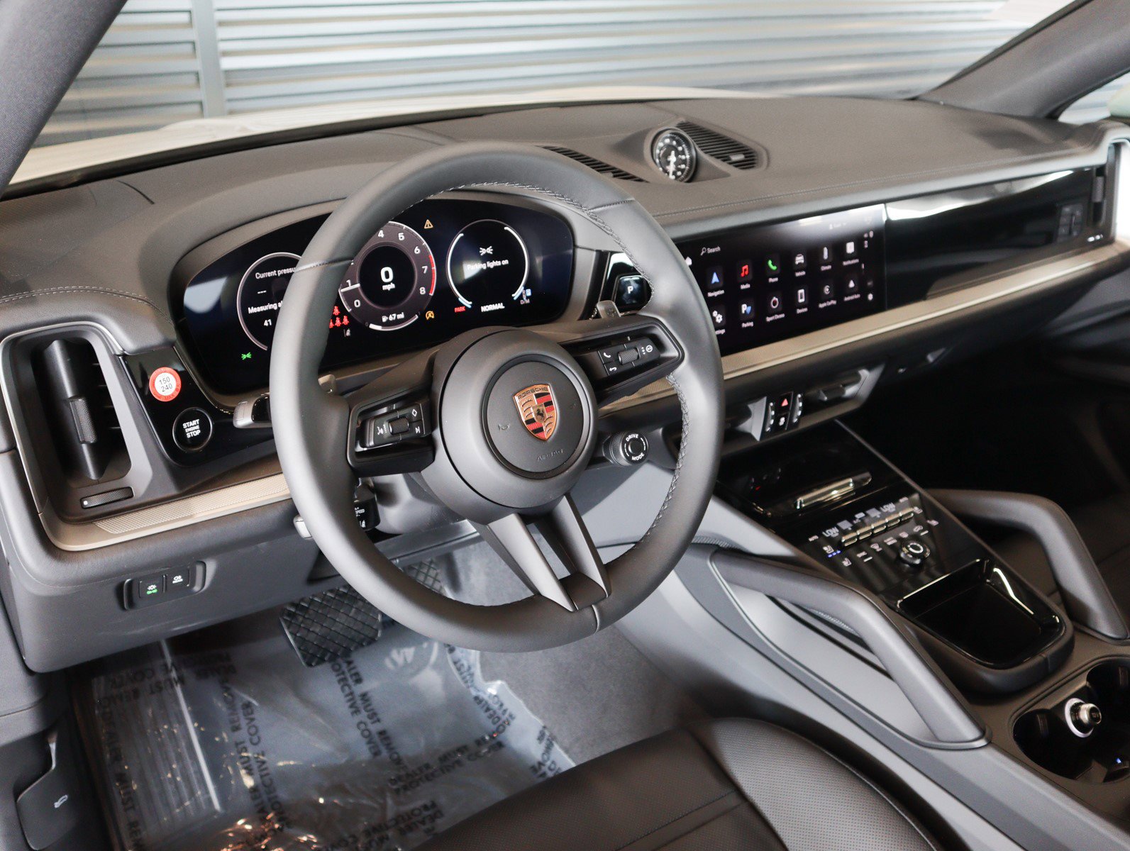 2025 Porsche Cayenne Coupe photo 4