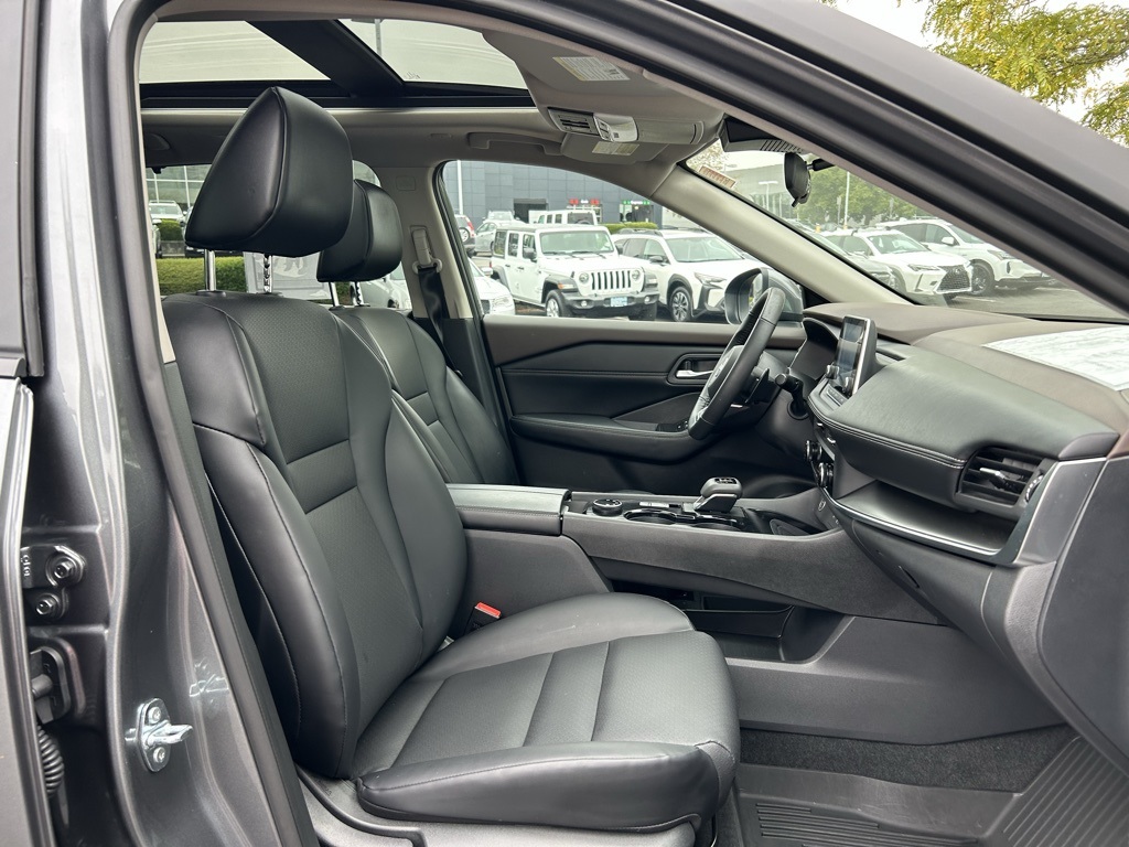 2023 Nissan Rogue SV photo 27