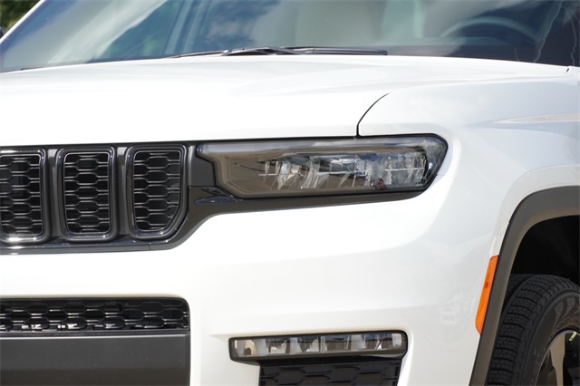 2025 Jeep Grand Cherokee Limited photo 4