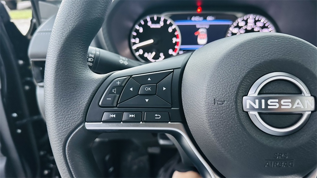 2025 Nissan Sentra SV photo 17