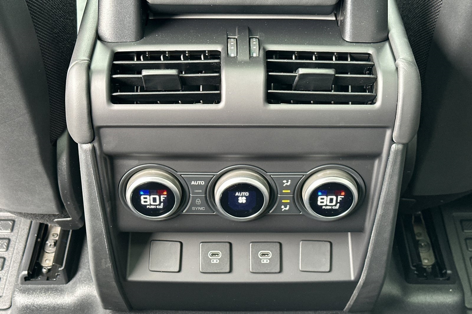2025 Land Rover Defender 110 X photo 12