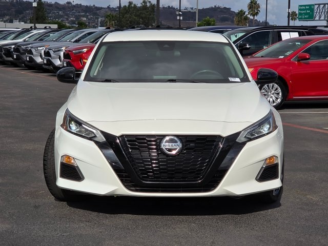 2022 Nissan Altima 2.5 SR photo 3