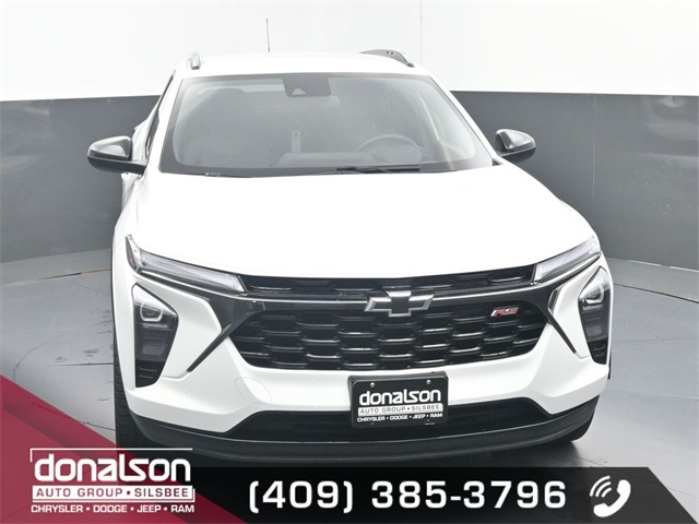 2024 Chevrolet Trax photo 2