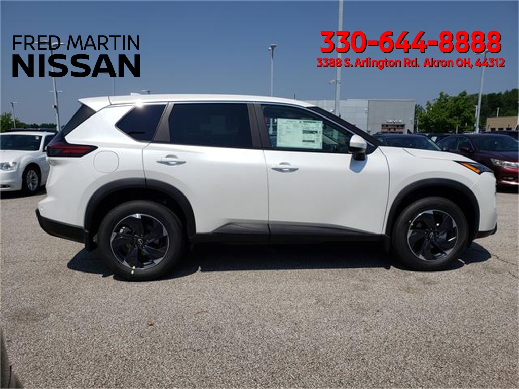 2025 Nissan Rogue SV photo 8