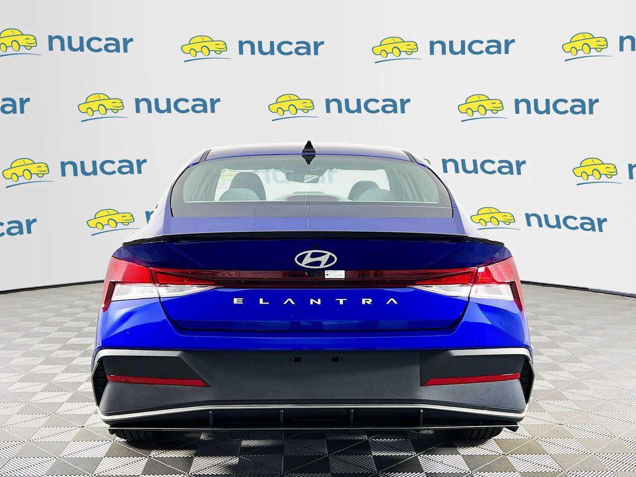 2025 Hyundai Elantra SEL Sport photo 5
