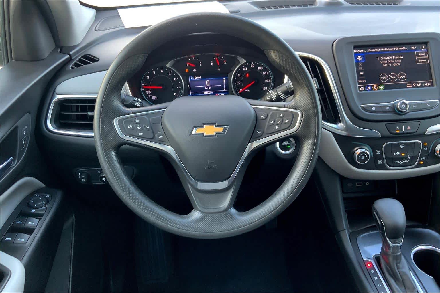 2022 Chevrolet Equinox LS photo 2