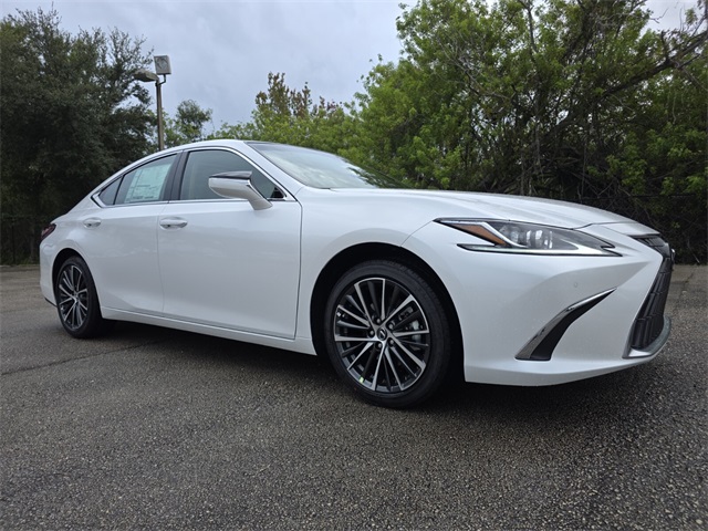2025 Lexus ES 350's photo
