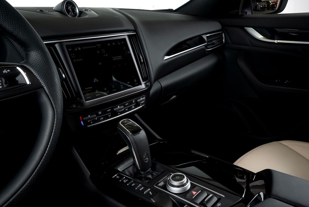 2022 Maserati Levante GT photo 25