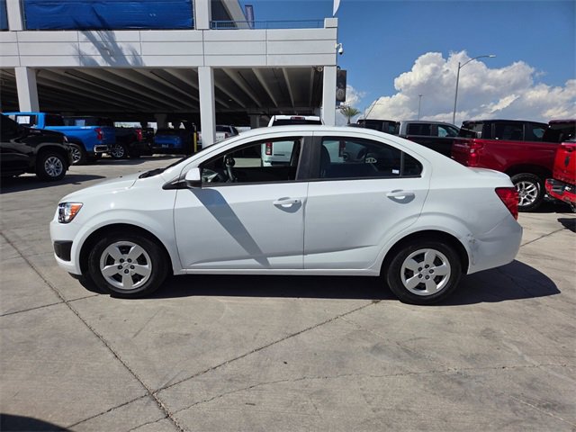 2015 Chevrolet Sonic LS photo 2