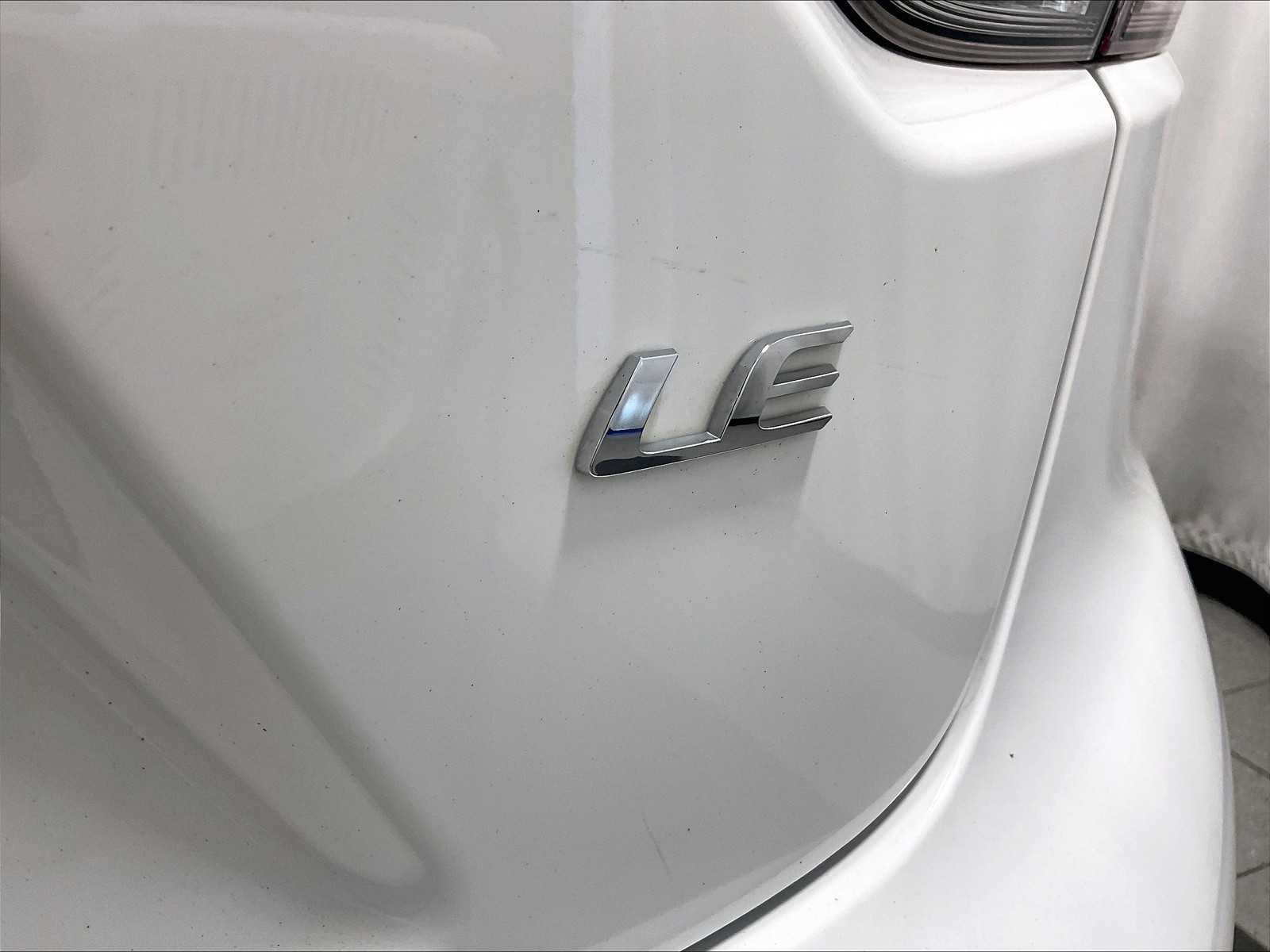 2022 Toyota Corolla LE photo 27