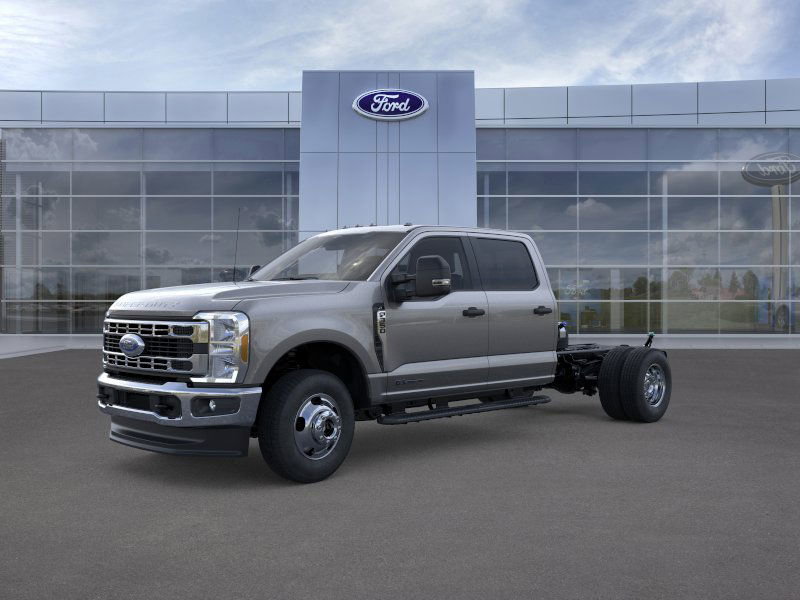 2026 Ford F-350 Super Duty Chassis Cab XL's photo