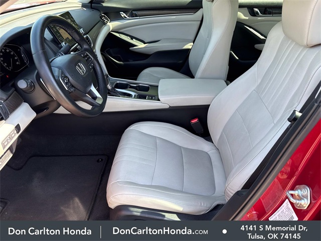 2018 Honda Accord Touring photo 9