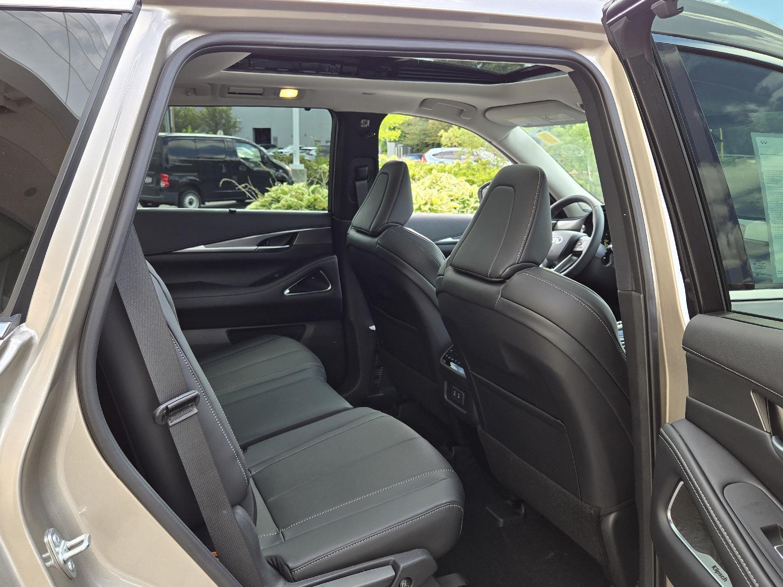 2026 Infiniti QX60 Luxe AWD photo 17