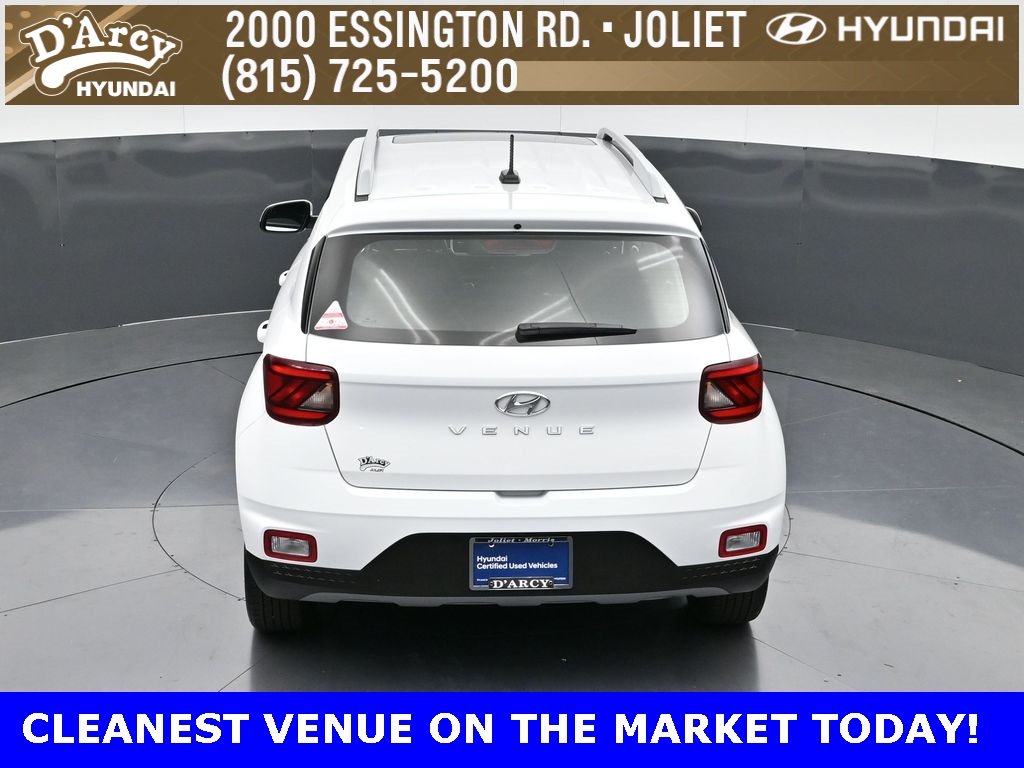 2024 Hyundai Venue SEL photo 12