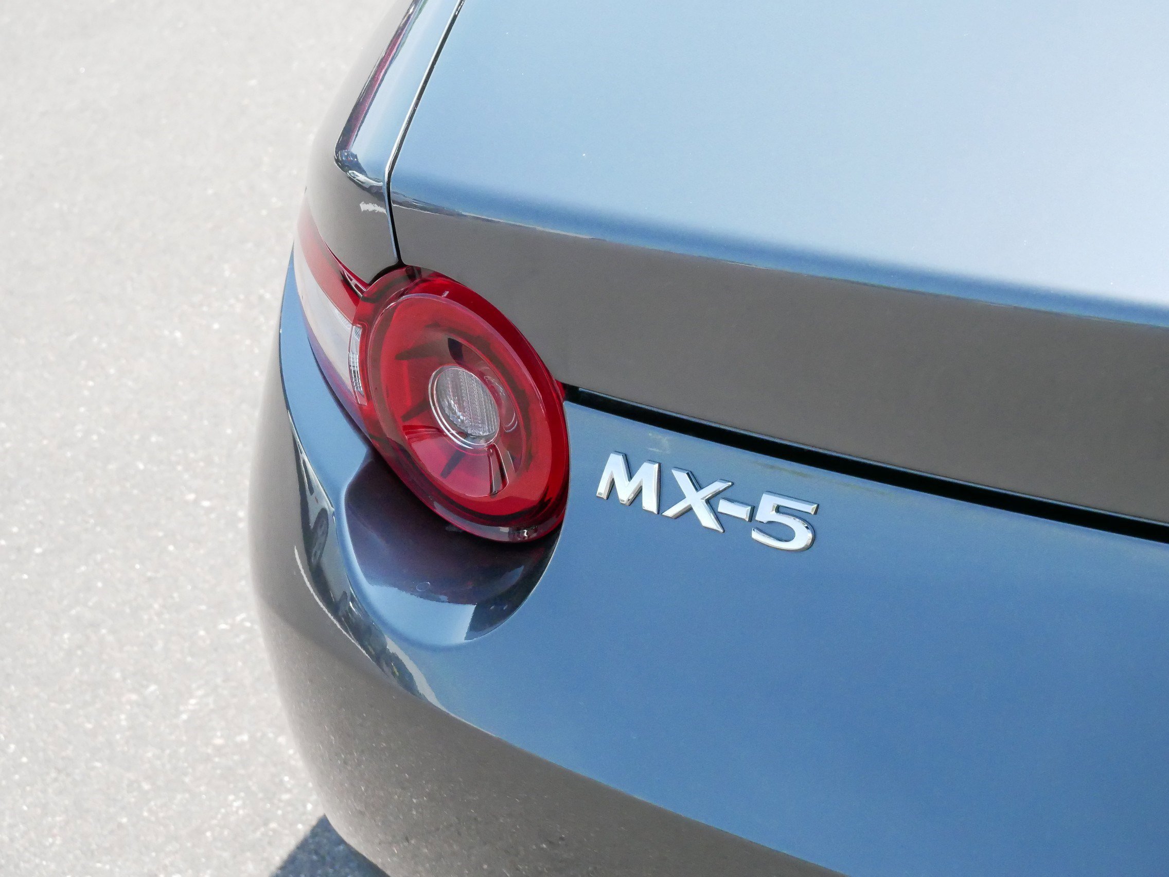 2024 Mazda MX-5 Miata Miata RF Grand Touring photo 17