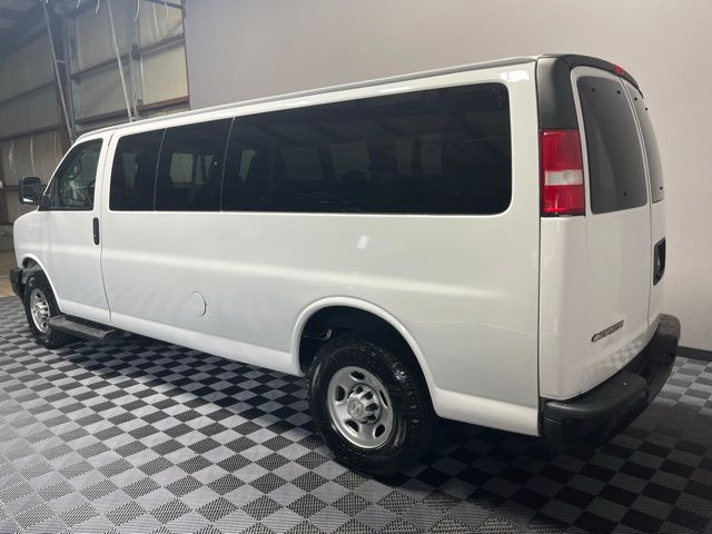 2022 Chevrolet Express 3500 LS photo 3