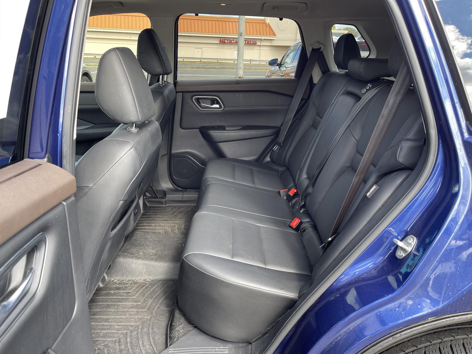 2021 Nissan Rogue SV photo 14
