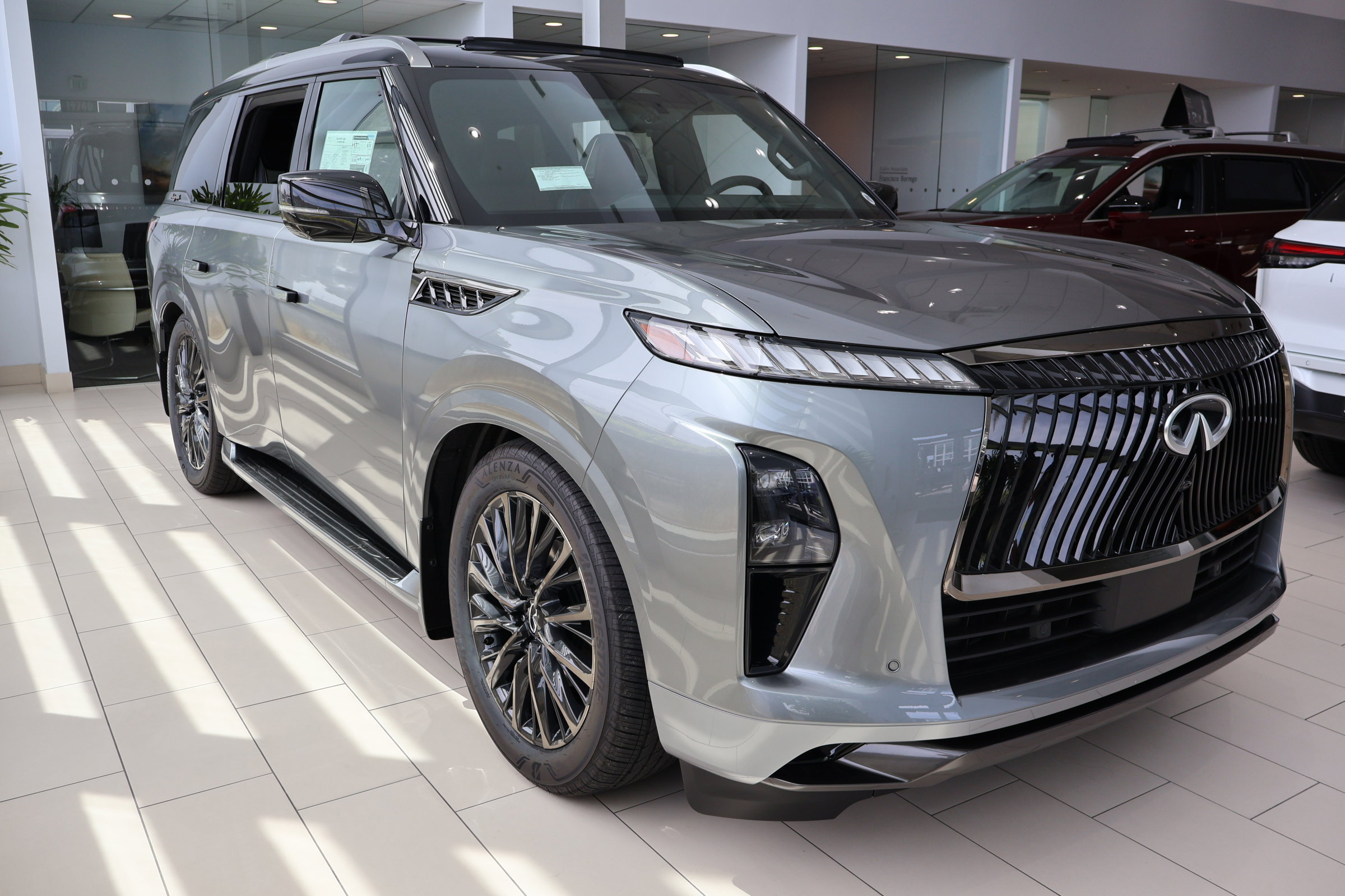 2026 Infiniti QX80 photo 9
