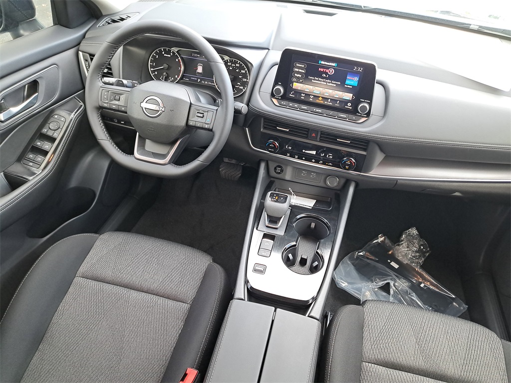 2026 Nissan Rogue SV photo 15